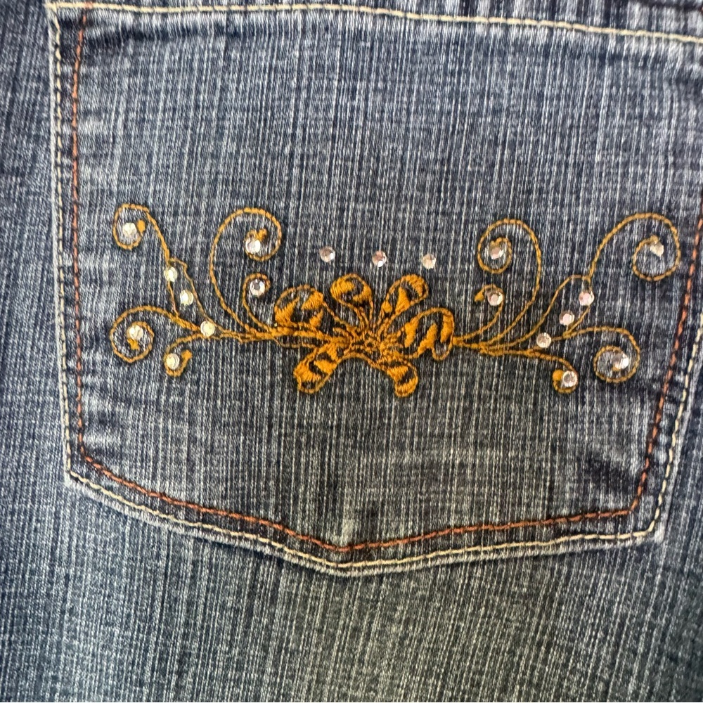Danesi Low Rise Flare Jeans with Embellishments. NWT. Juniors Size 3 - Picture 10 of 15